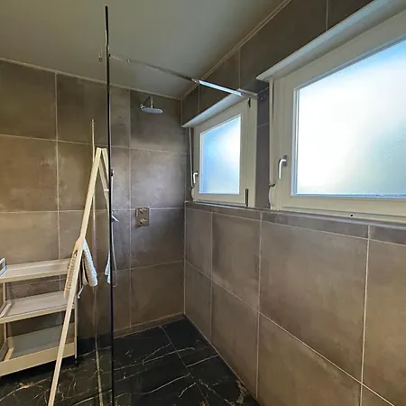 Premium Familienhaus Modern, Garten & Ruhige Lage Prázdninový dům *